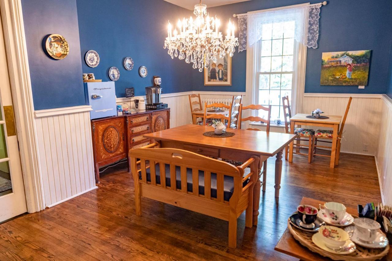 Anneken 1000 Islands B&B Luxury Suites & Spa Броквилл Экстерьер фото